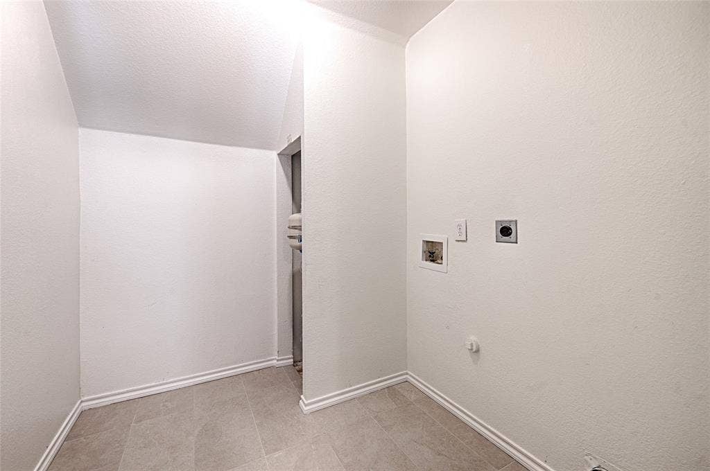 8659 Holly Street, Frisco, TX 75034 8661 Holly Laundry Room