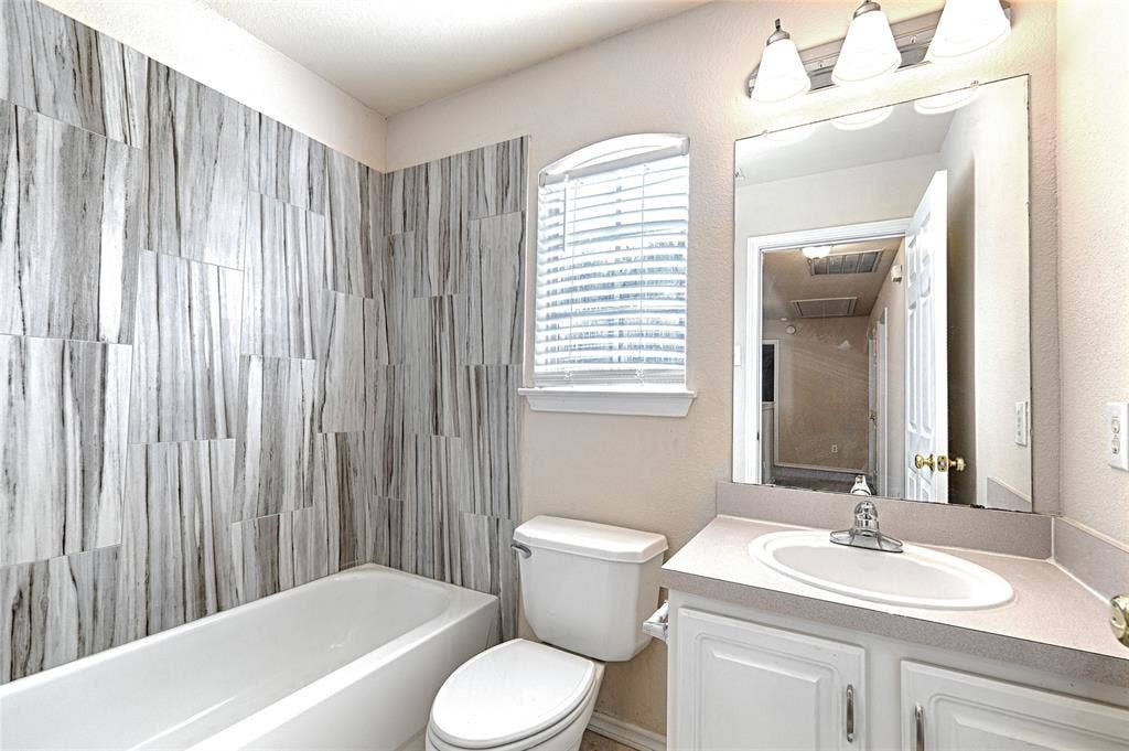 8659 Holly Street, Frisco, TX 75034 8659 Bathroom