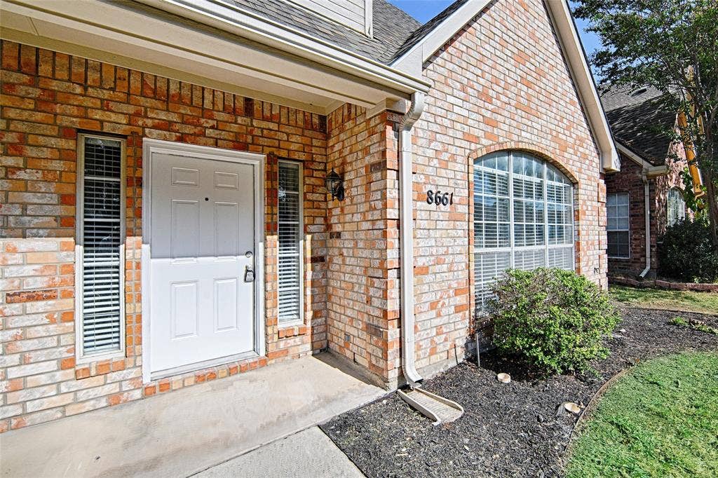 8659 Holly Street, Frisco, TX 75034 8661 Holly Front