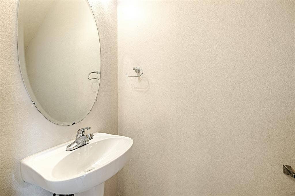 8659 Holly Street, Frisco, TX 75034 8659 1/2 bath