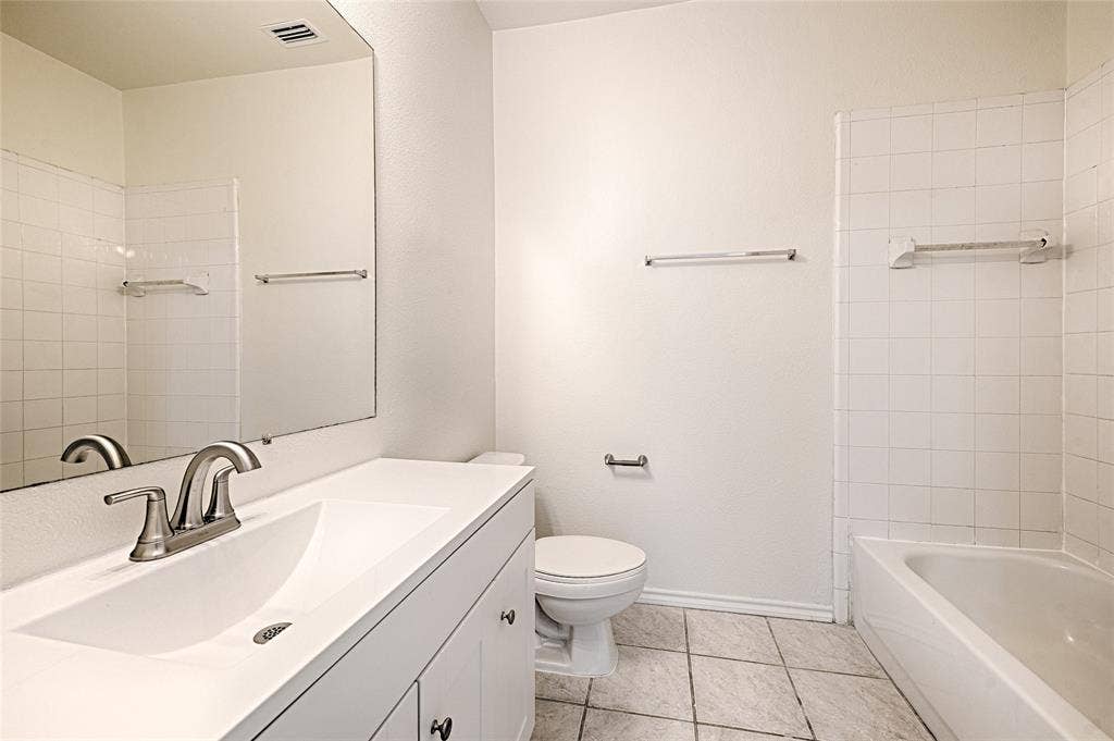 8659 Holly Street, Frisco, TX 75034 8661 Holly Master bathroom
