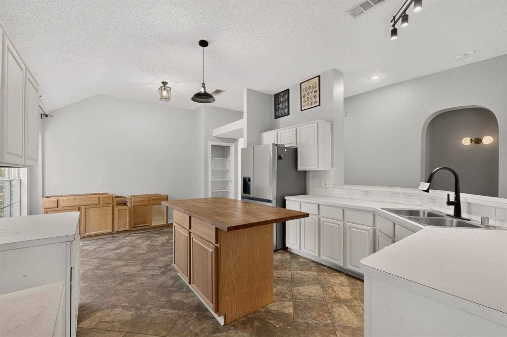 4617 Belladonna Drive, Fort Worth, TX 76123