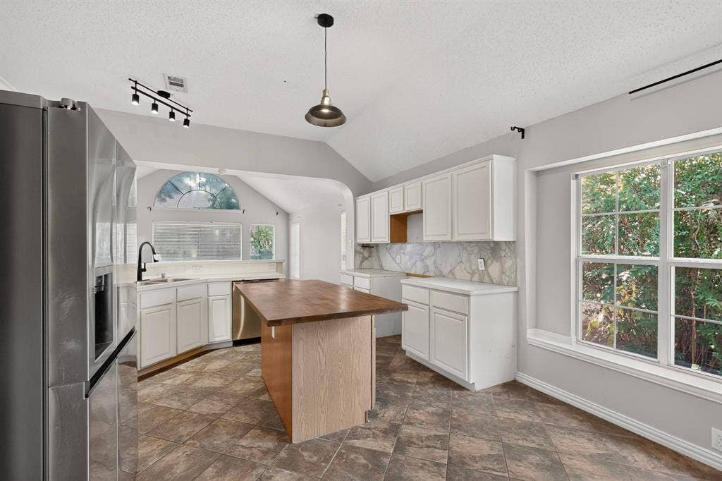 4617 Belladonna Drive, Fort Worth, TX 76123