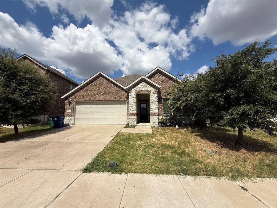 Property photo for 621 Fletcher Drive, Fate, TX