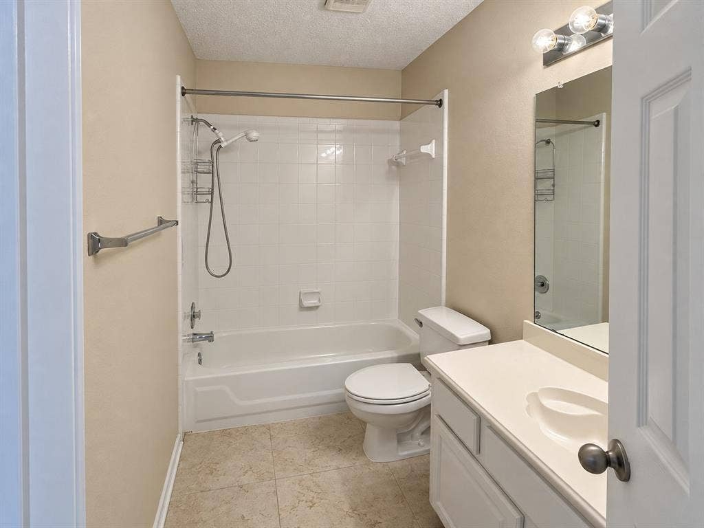 8723 Stonecrest Drive, Irving, TX 75063 8723 Stonecrest Drive, Irving, TX 75063