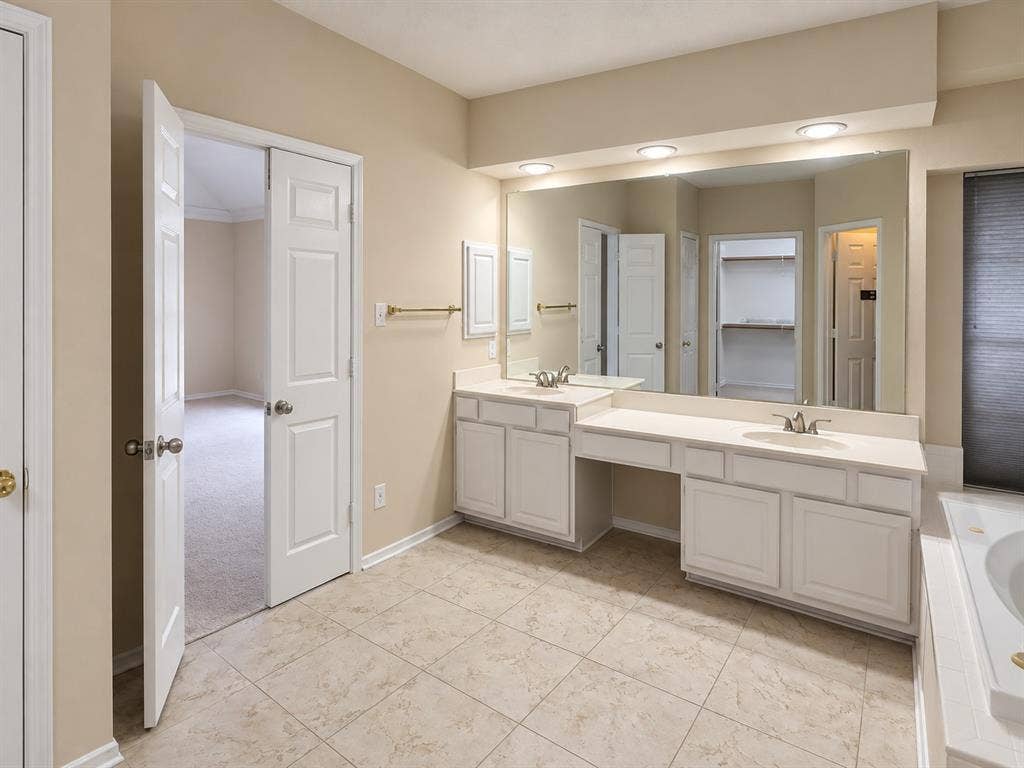 8723 Stonecrest Drive, Irving, TX 75063 8723 Stonecrest Drive, Irving, TX 75063