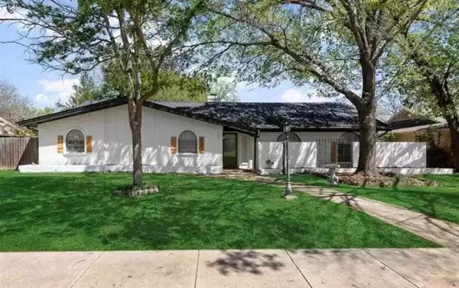 Property photo for 600 Tanglewood Drive S, Irving, TX