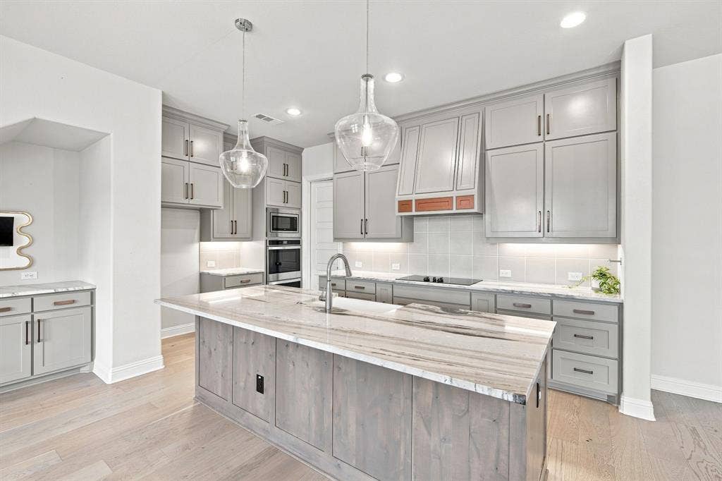 801 Brandi Ridge Drive, Midlothian, TX 76065 801 Brandi Ridge Drive, Midlothian, TX 76065