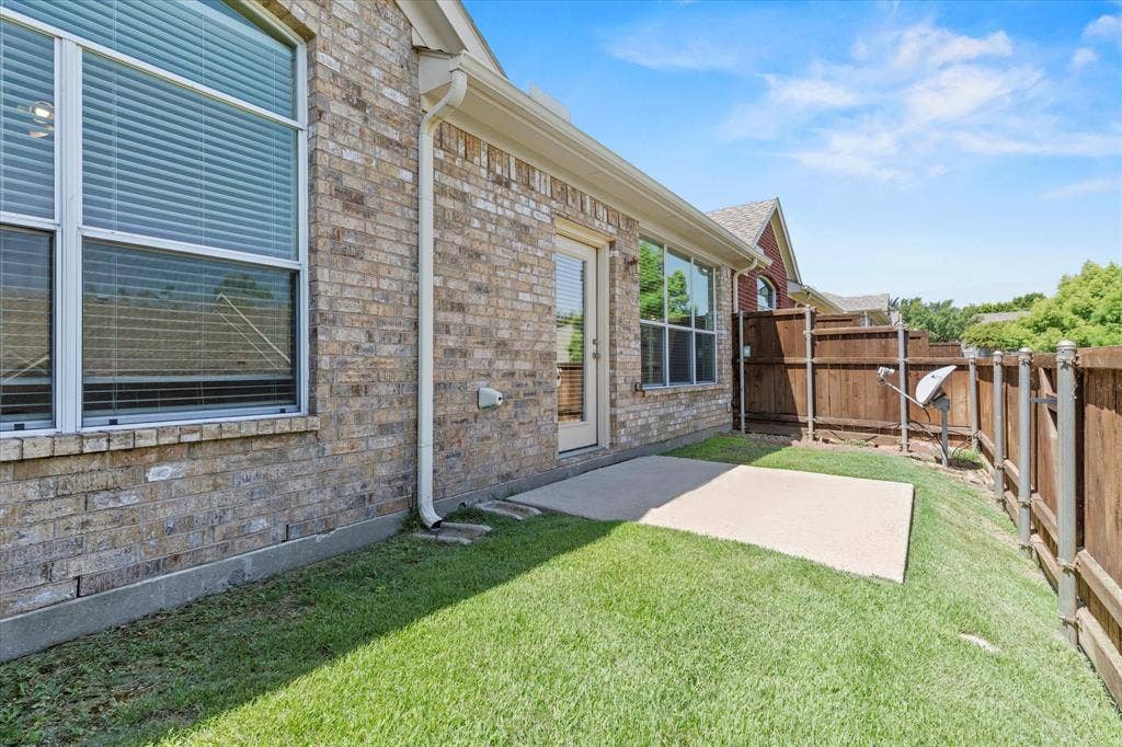 2821 Fordham Road, Plano, TX 75025 Yard & Patio