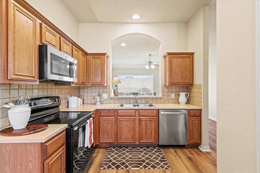 2821 Fordham Road, Plano, TX 75025 The Kitchen is nicely sized