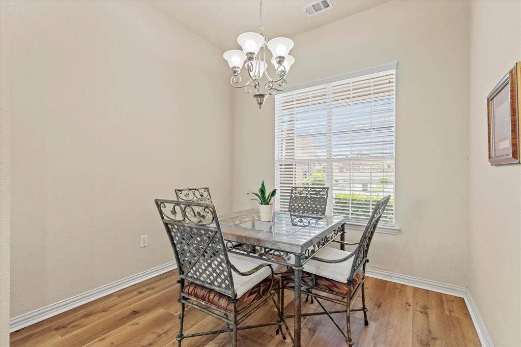 2821 Fordham Road, Plano, TX 75025 Breakfast Area