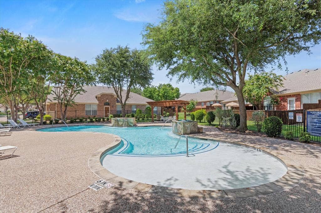 2821 Fordham Road, Plano, TX 75025 community Pool