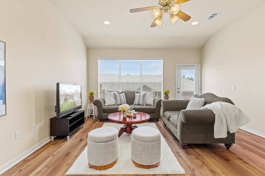 2821 Fordham Road, Plano, TX 75025 There's plenty of space to spread out here.