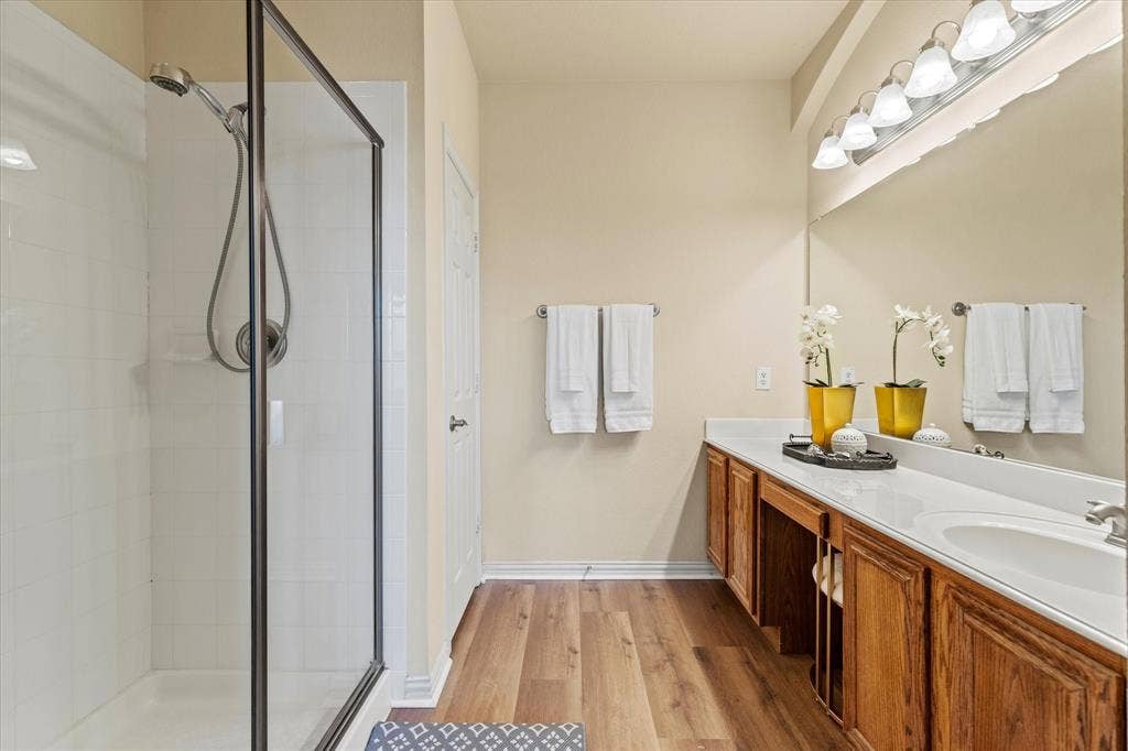 2821 Fordham Road, Plano, TX 75025 Primary Bath with shower