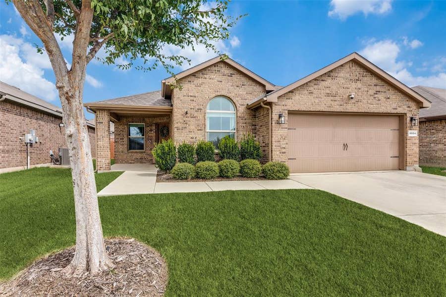 Property photo for 9004 Eagles Landing Drive, Fort Worth, TX