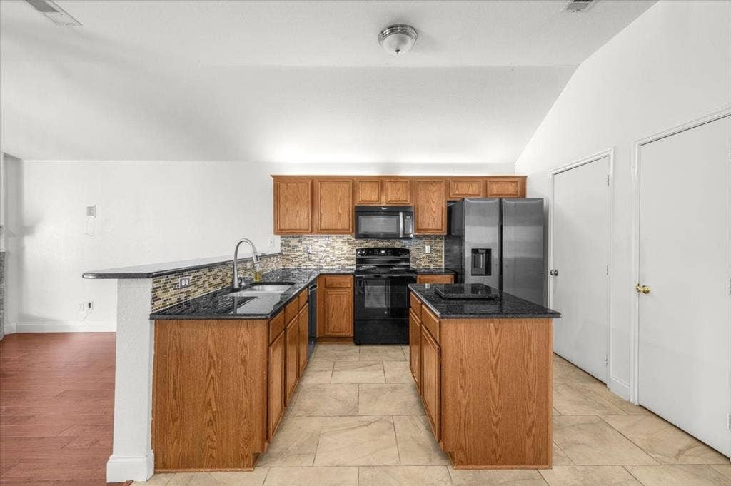 1139 Baja Drive, Grand Prairie, TX 75052 1139 Baja Drive, Grand Prairie, TX 75052