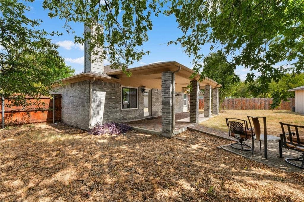 1139 Baja Drive, Grand Prairie, TX 75052 1139 Baja Drive, Grand Prairie, TX 75052