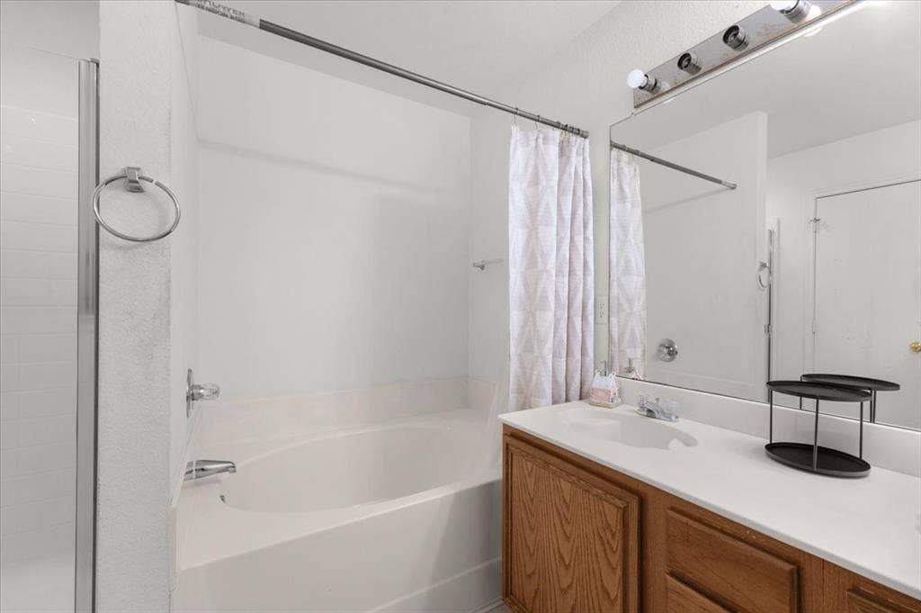 1139 Baja Drive, Grand Prairie, TX 75052 1139 Baja Drive, Grand Prairie, TX 75052