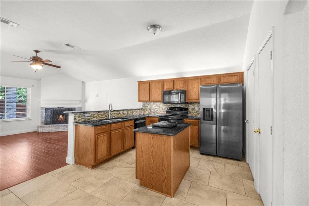 1139 Baja Drive, Grand Prairie, TX 75052 1139 Baja Drive, Grand Prairie, TX 75052