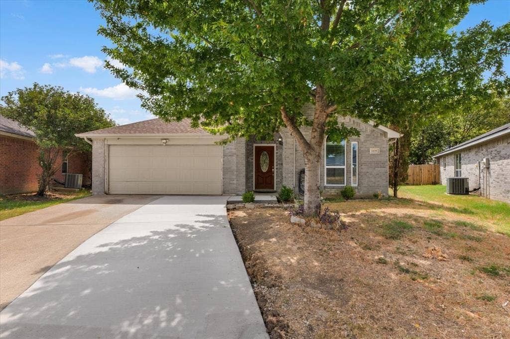 1139 Baja Drive, Grand Prairie, TX 75052 1139 Baja Drive, Grand Prairie, TX 75052