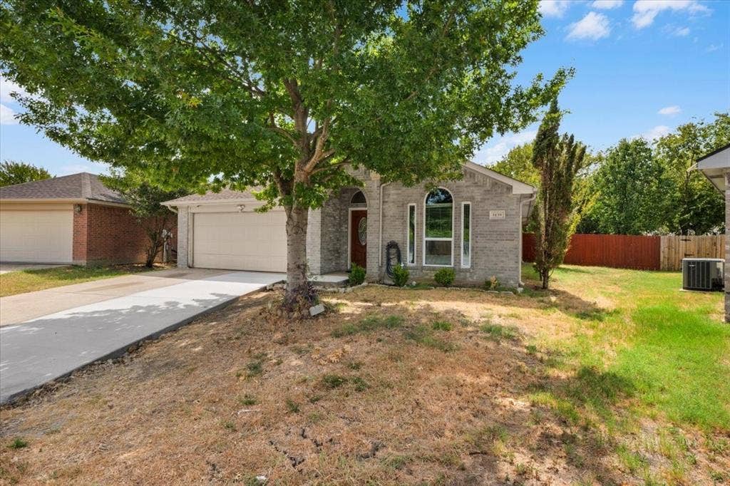 1139 Baja Drive, Grand Prairie, TX 75052 1139 Baja Drive, Grand Prairie, TX 75052