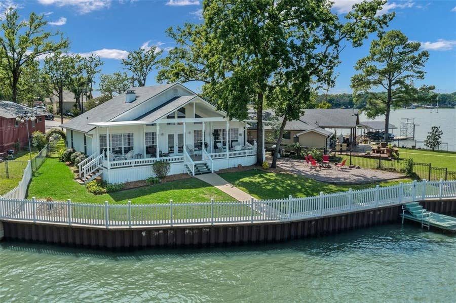 Property photo for 102 Shore Line Drive, Tool, TX