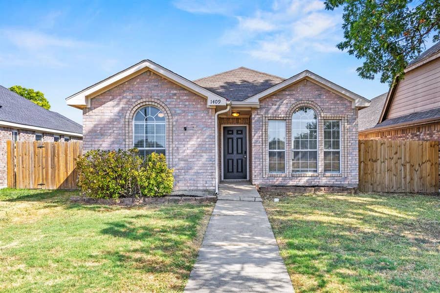 Property photo for 1409 E Brown Street, Wylie, TX