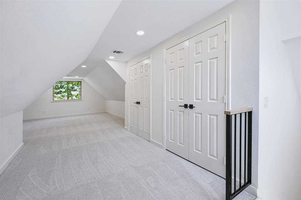 6029 Buffridge Trail, Dallas, TX 75252 Third floor bedroom /bonus room/ 32 feet long