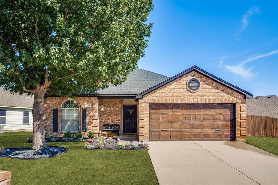 Property photo for 1148 Mustang Ridge Drive, Fort Worth, TX