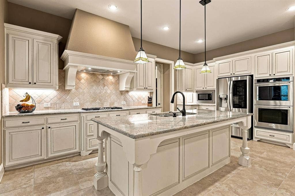 13456 Lyndhurst Drive, Frisco, TX 75035 13456 Lyndhurst Drive, Frisco, TX 75035