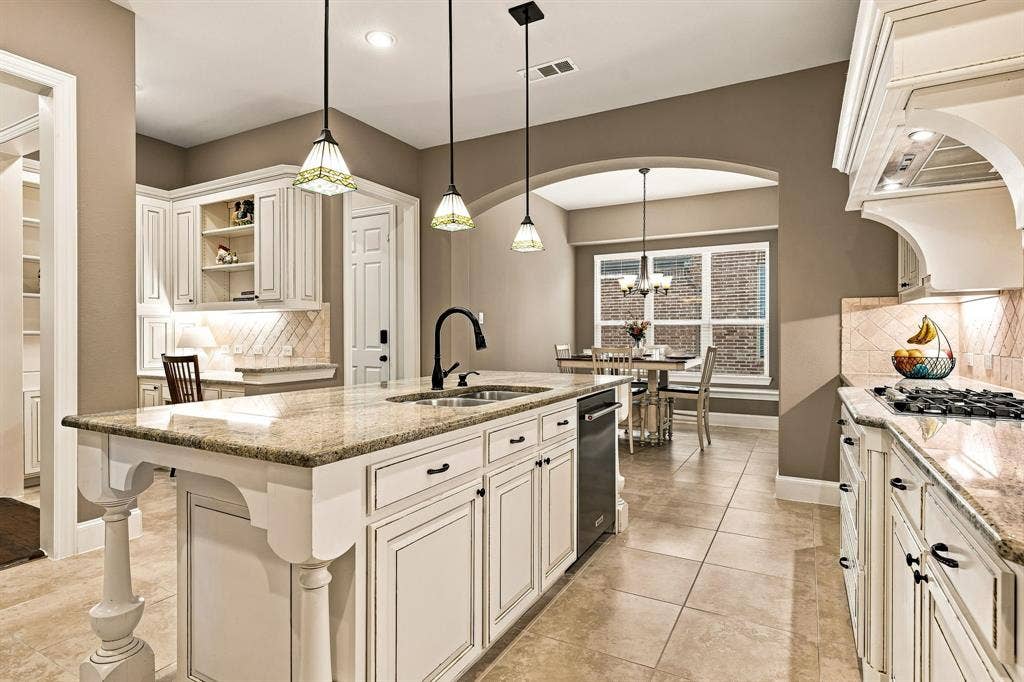 13456 Lyndhurst Drive, Frisco, TX 75035 13456 Lyndhurst Drive, Frisco, TX 75035