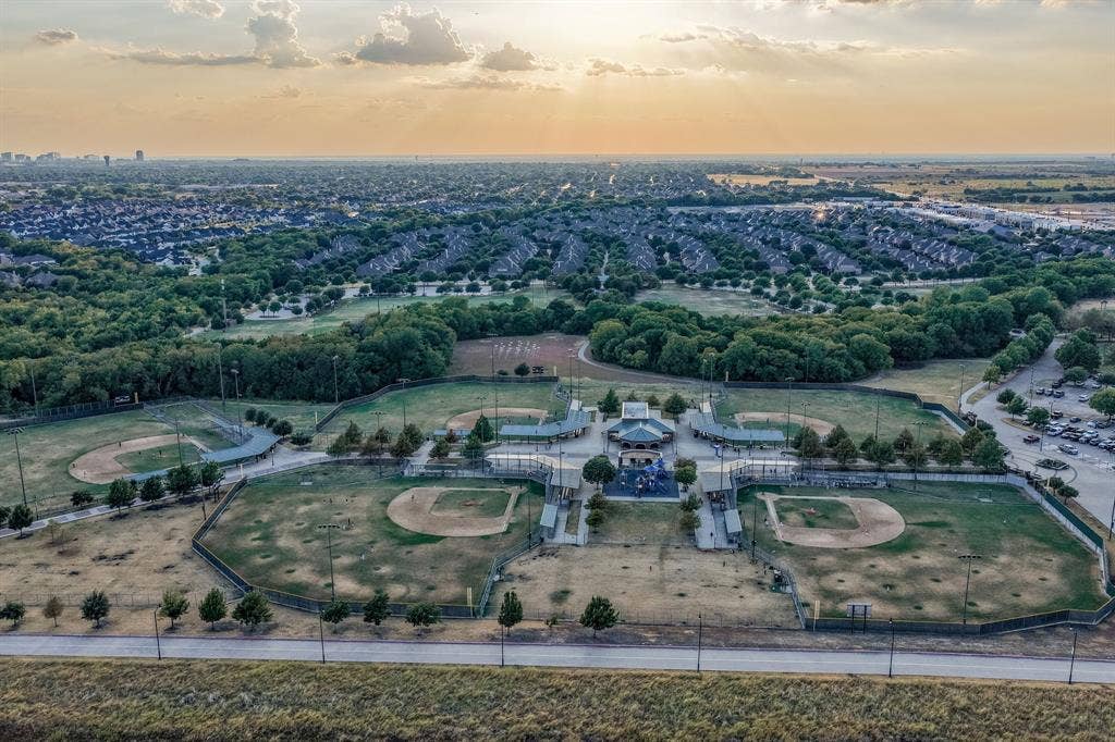 13456 Lyndhurst Drive, Frisco, TX 75035 13456 Lyndhurst Drive, Frisco, TX 75035