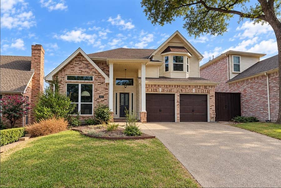 Property photo for 802 Crest Ridge Court, Irving, TX