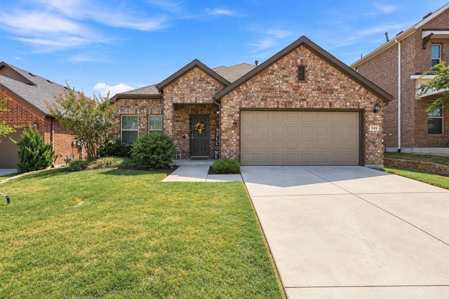 Property photo for 949 Slate Lane, Celina, TX