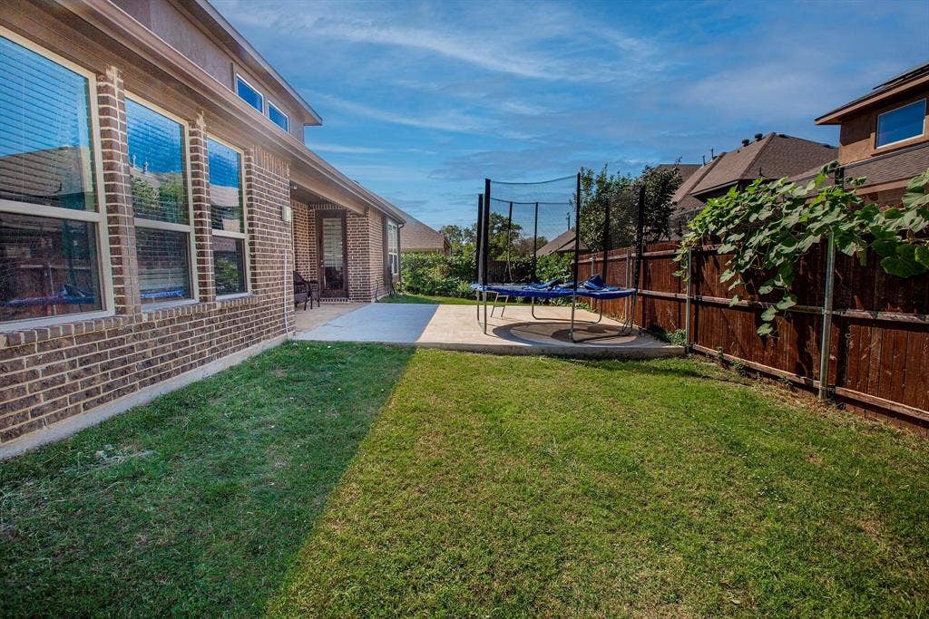 1002 Nail Lane, Euless, TX 76040 1002 Nail Lane, Euless, TX 76040
