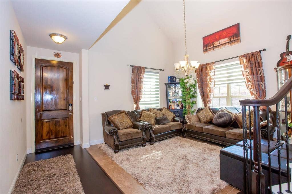 1002 Nail Lane, Euless, TX 76040 1002 Nail Lane, Euless, TX 76040