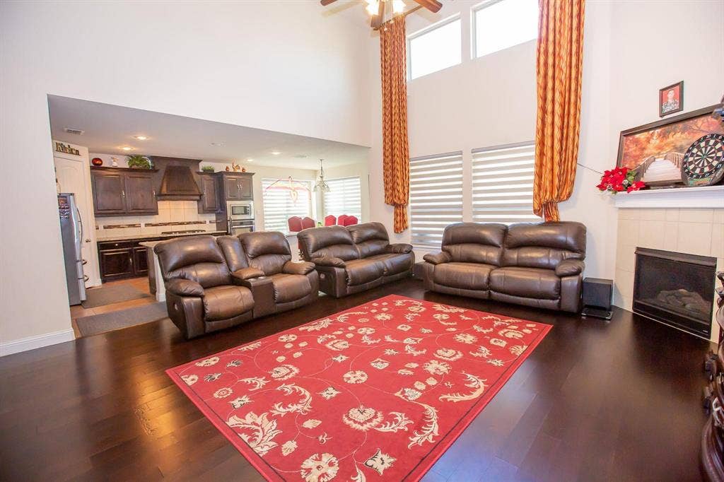 1002 Nail Lane, Euless, TX 76040 1002 Nail Lane, Euless, TX 76040