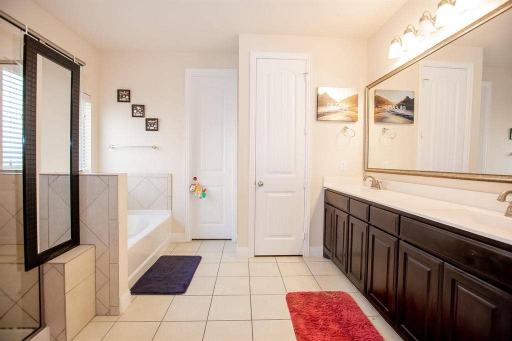1002 Nail Lane, Euless, TX 76040 1002 Nail Lane, Euless, TX 76040