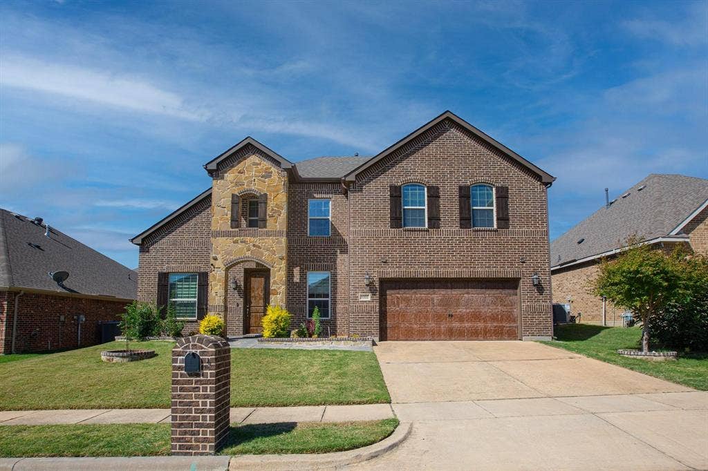 1002 Nail Lane, Euless, TX 76040 1002 Nail Lane, Euless, TX 76040