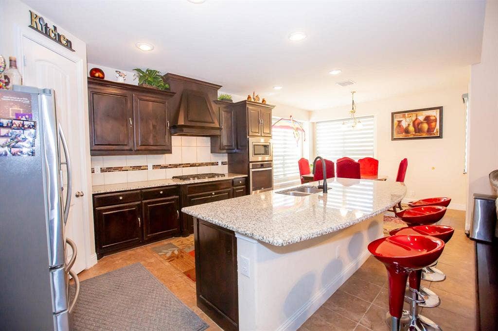 1002 Nail Lane, Euless, TX 76040 1002 Nail Lane, Euless, TX 76040