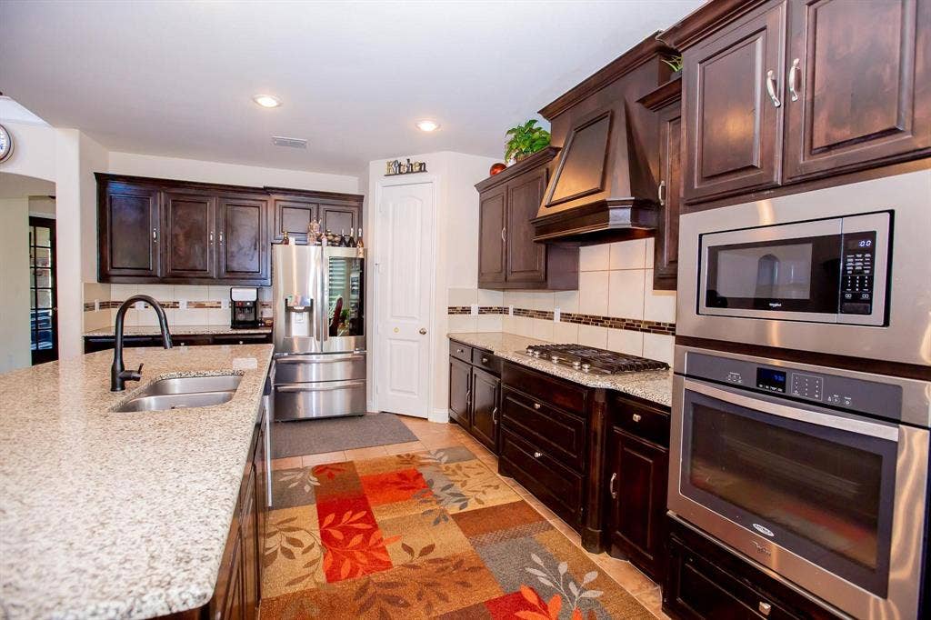 1002 Nail Lane, Euless, TX 76040 1002 Nail Lane, Euless, TX 76040