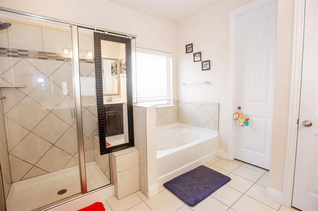1002 Nail Lane, Euless, TX 76040 1002 Nail Lane, Euless, TX 76040