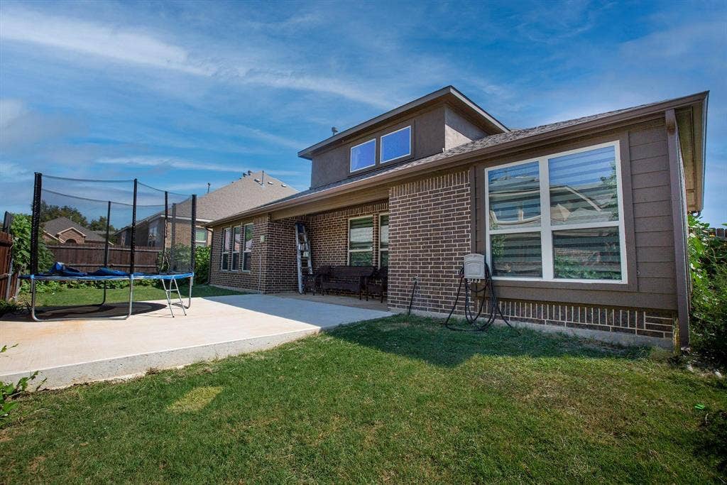 1002 Nail Lane, Euless, TX 76040 1002 Nail Lane, Euless, TX 76040