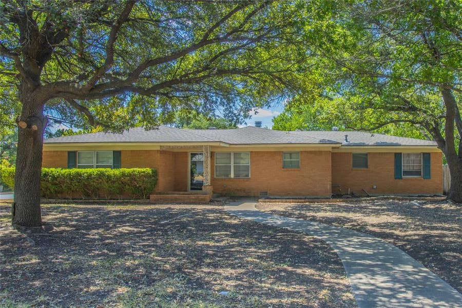 Property photo for 400 Randle Drive, Woodway, TX