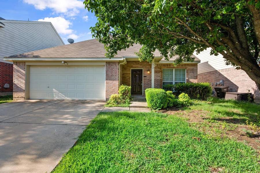 Property photo for 5012 Raymond Drive, Fort Worth, TX