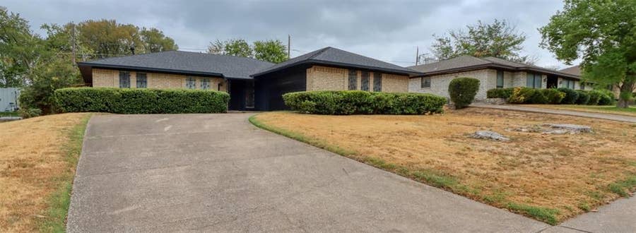 Property photo for 327 Penguin Drive, Dallas, TX