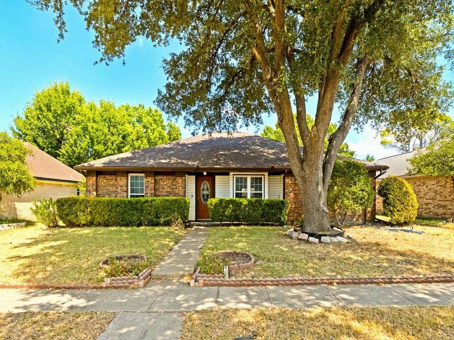 Property photo for 305 Jessica Drive, Garland, TX