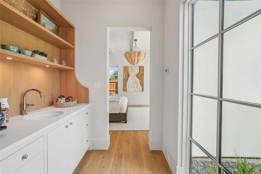6031 Lupton Drive, Dallas, TX 75225 6031 Lupton Drive, Dallas, TX 75225
