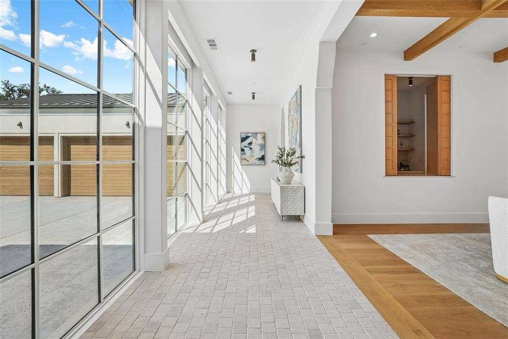 6031 Lupton Drive, Dallas, TX 75225 6031 Lupton Drive, Dallas, TX 75225