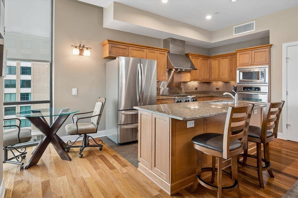 5656 N Central Expressway, #601, Dallas, TX 75206 Cozy spot for a breakfast table or desk.